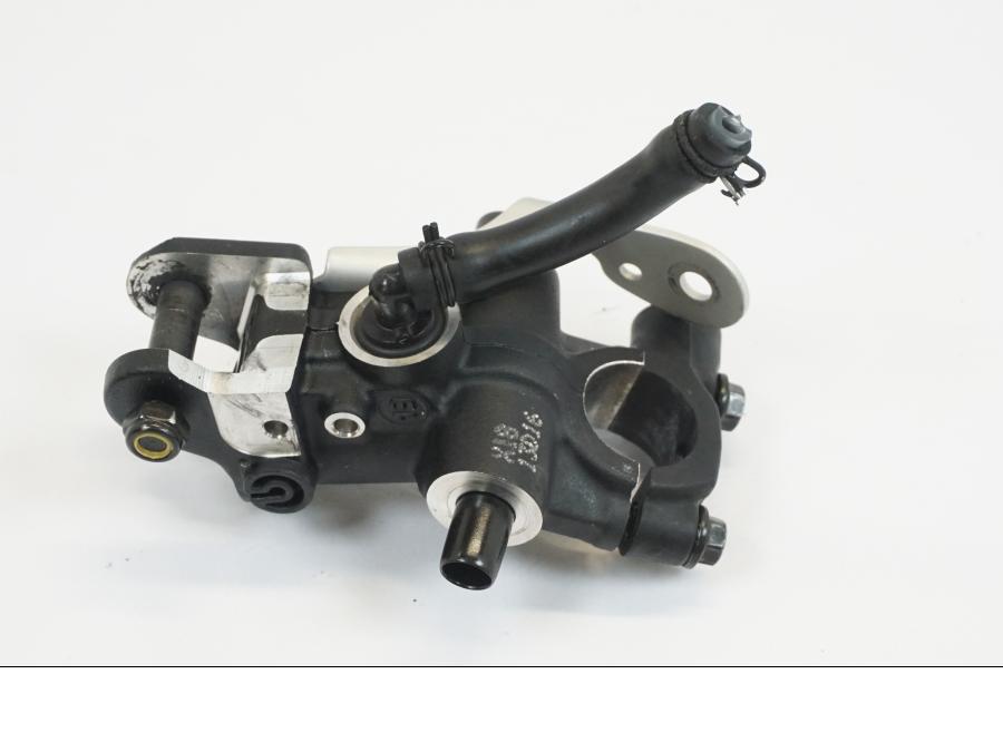 Snett uppifrån på Bromshuvudcylinder från en KTM 1190 Adventure -2013 motorcykel.