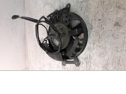 Höger sida på Vattenkylfläkt från en Kawasaki VN 1500 -1997 motorcykel.