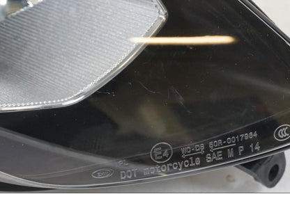 Höger sida på Strålkastare från en BMW S 1000 XR -2014 motorcykel.