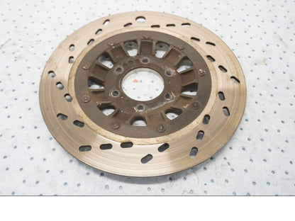 Framsidan på Bromsskiva från en Suzuki GSX 550 -1985 motorcykel.