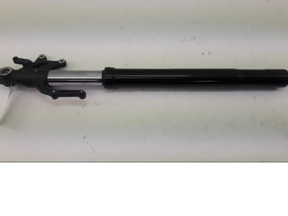 Framsidan på Gaffelben från en Kawasaki Z 900 -2020 motorcykel.