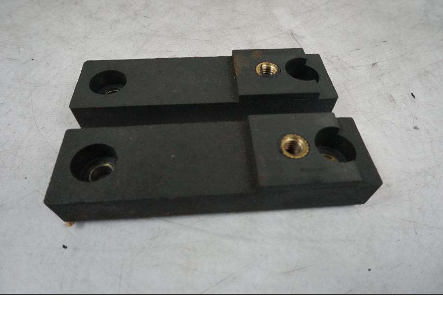 Baksidan på Sadelfäste från en BMW R 850 R -2004 motorcykel.