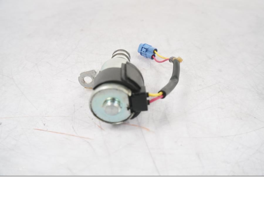 Höger sida på Kamaxel från en Ducati Multistrada 1260 -2020 motorcykel.