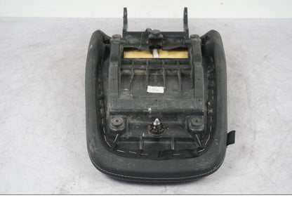 Vänster sida på Sadel från en Triumph Tiger Explorer -2016 motorcykel.