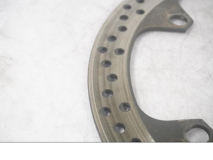 Baksidan på Bromsskiva från en BMW K 1200 LT -2004 motorcykel.