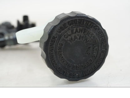 Extrabild1 på Bromshuvudcylinder från en Yamaha YZF R6 -1999 motorcykel.