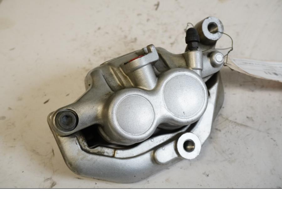 Framsidan på Bromsok från en Yamaha XVS 650 -1999 motorcykel.