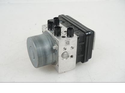 Baksidan på ABS Modulator från en BMW F 750 GS -2019 motorcykel.