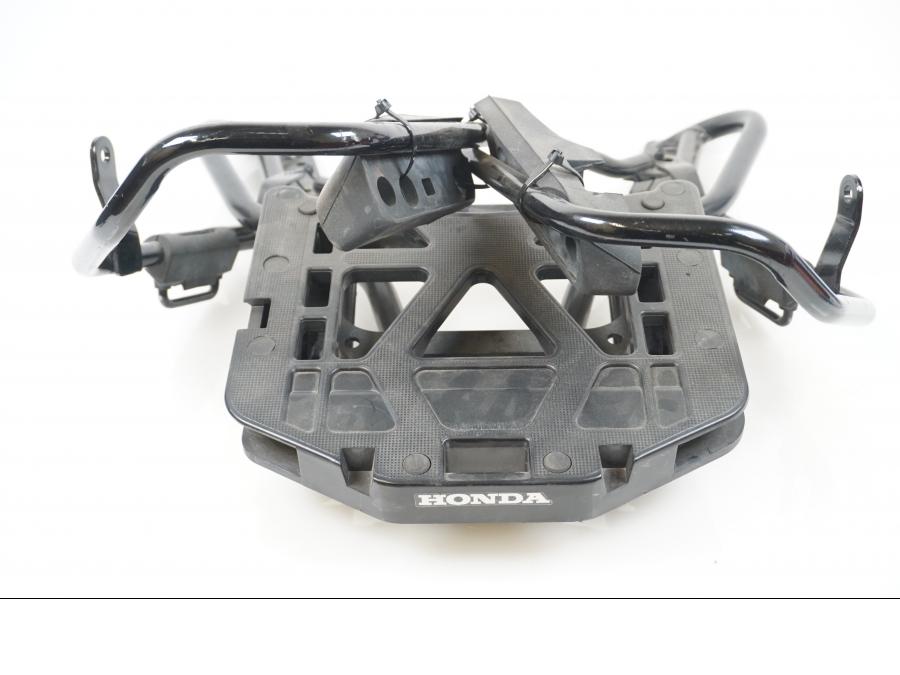 Snett uppifrån på Väskhållare från en Honda CBF 600 -2006 motorcykel.