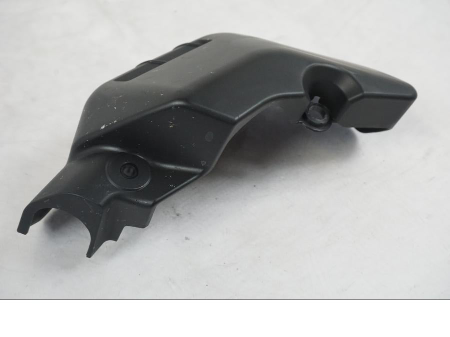 Snett uppifrån på Vattenexpansionskärl från en Yamaha MT-09 -2019 motorcykel.