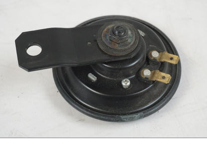 Baksidan på Signalhorn / Tuta från en Suzuki VZR 1800 -2009 motorcykel.