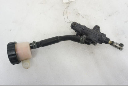 Framsidan på Bromshuvudcylinder från en Yamaha YZF R6 -1999 motorcykel.