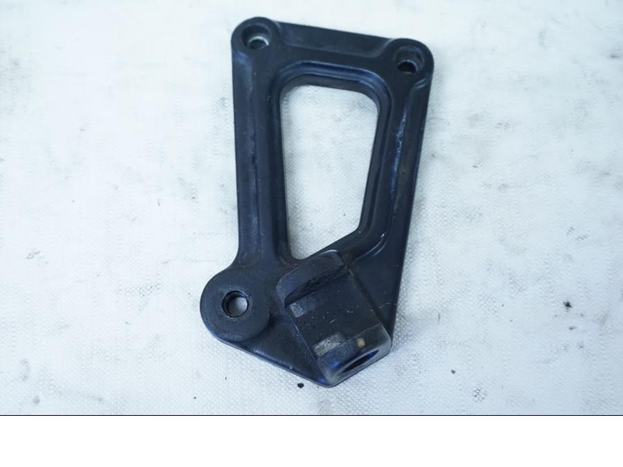 Framsidan på Fotpinnefäste från en Ducati 750 SS -1995 motorcykel.