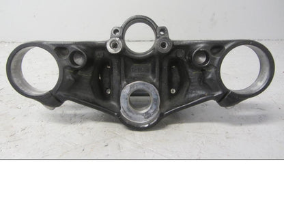 Vänster sida på <p>Gaffelkrona övre från Honda CB 1000 R 2010.</p>

<p>Mindre skavmärken finns, se bilder.</p> motorcykel.