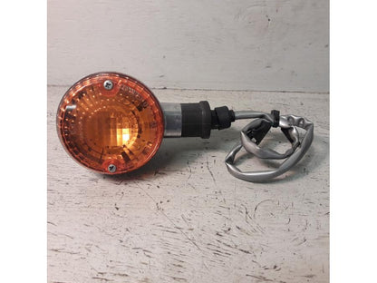 Framsidan på Blinkers från en Kawasaki VN 900 -2007 motorcykel.