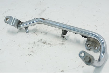 Snett nerifrån på Fotpinnefäste från en Yamaha XV 535 -1995 motorcykel.