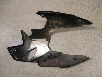 Snett nerifrån på Magkåpa från en Suzuki GSX 1300 BK -2008 motorcykel.