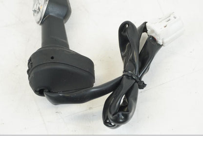 Snett uppifrån på Blinkers LED från en Yamaha MT-09 -2021 motorcykel.