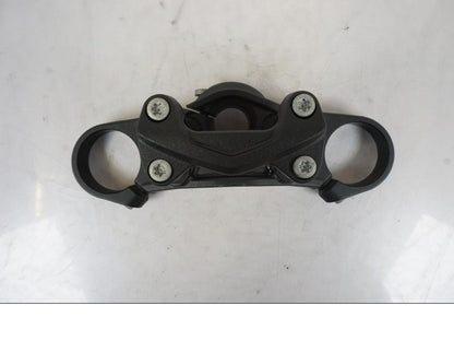 Höger sida på Gaffelkrona från en KTM 1290 Super Duke -2019 motorcykel.