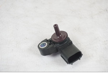 Framsidan på Mapsensor från en Triumph Tiger 1200 -2018 motorcykel.