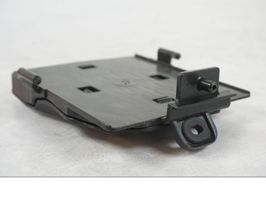 Höger sida på Batterihållare från en BMW R 1250 GS -2021 motorcykel.