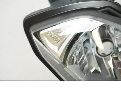 Snett uppifrån på Strålkastare från en BMW S 1000 XR -2016 motorcykel.