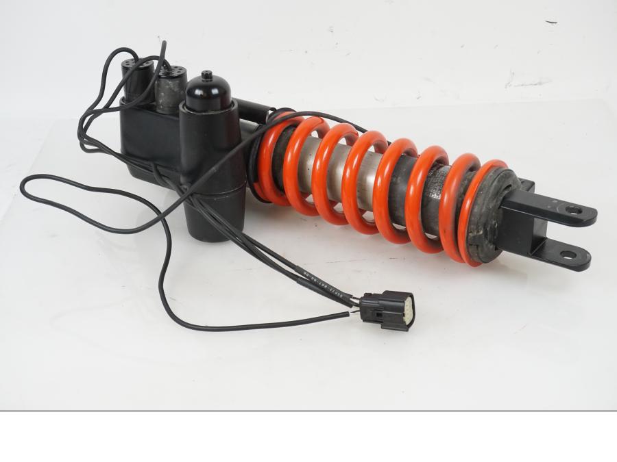 Framsidan på Stötdämpare från en H-D Adventure Pan America Special RA1250S -2021 motorcykel.