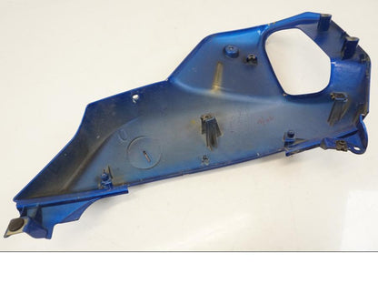 Snett nerifrån på Sidkåpa från en Yamaha XT 1200 A -2010 motorcykel.