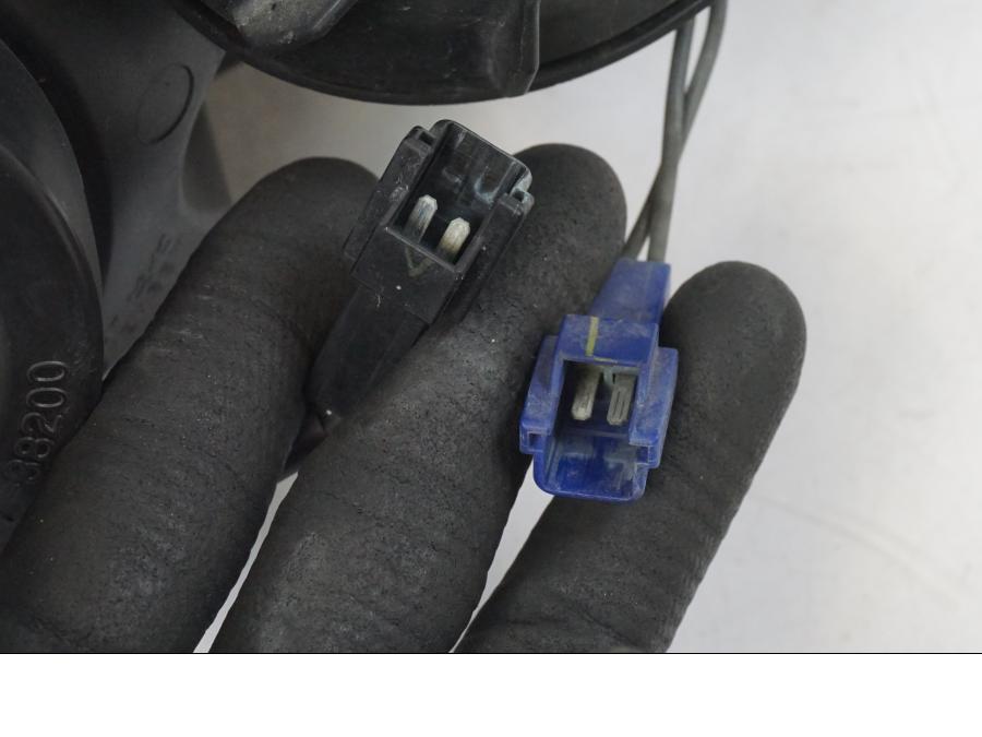 Extrabild2 på Strålkastare från en Yamaha YZF 1000 R1 -2006 motorcykel.