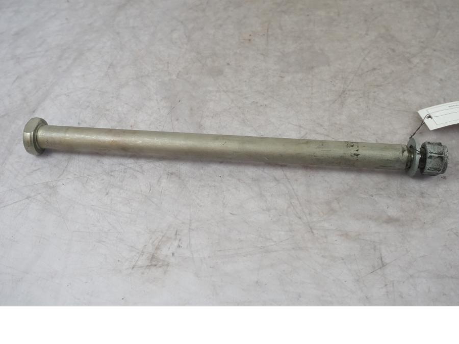 Framsidan på Axel från en BMW F 800 R -2018 motorcykel.