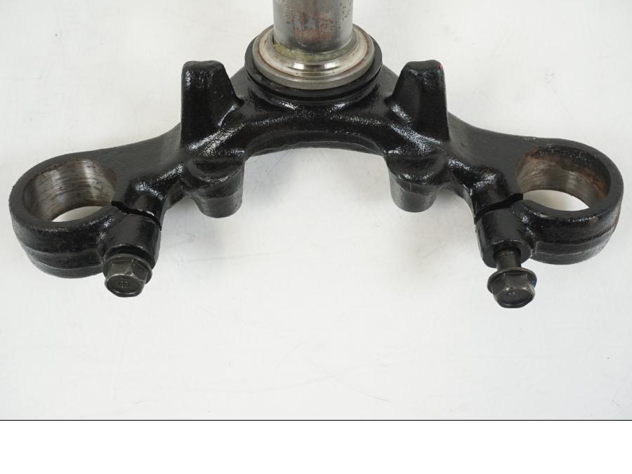 Baksidan på Gaffelkrona från en Honda CBR 125 R -2006 motorcykel.