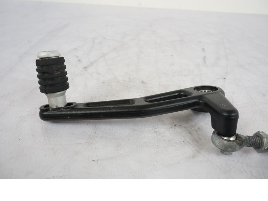 Höger sida på Växelpedal från en KTM 1290 Super Duke -2019 motorcykel.