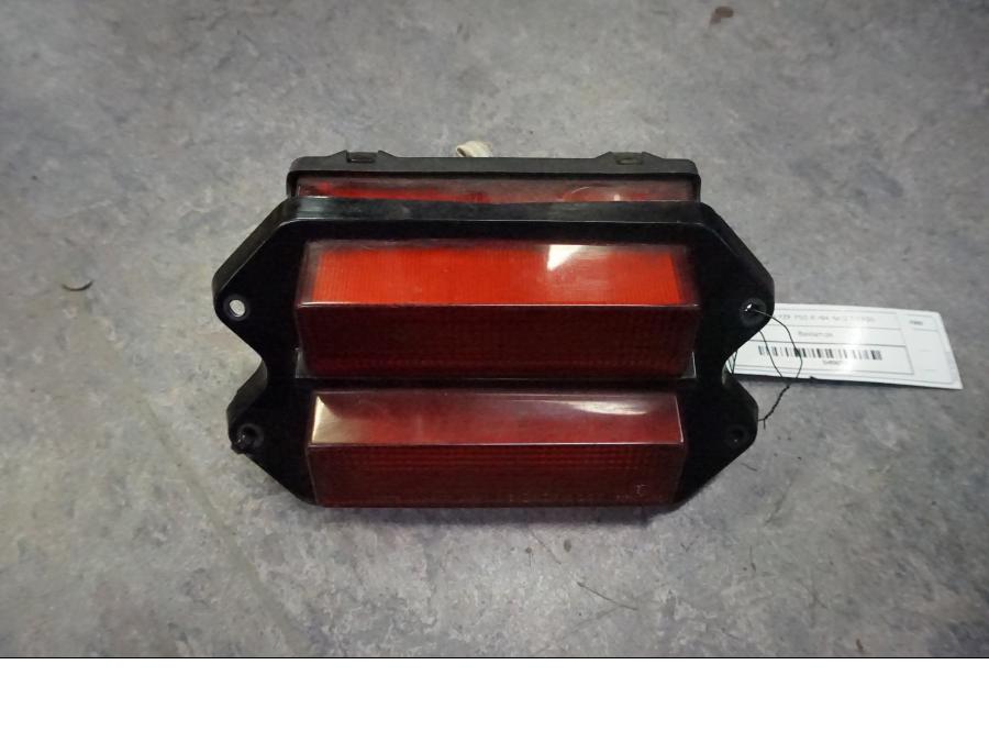 Framsidan på Baklampa från en Yamaha YZF 750 R -1994 motorcykel.