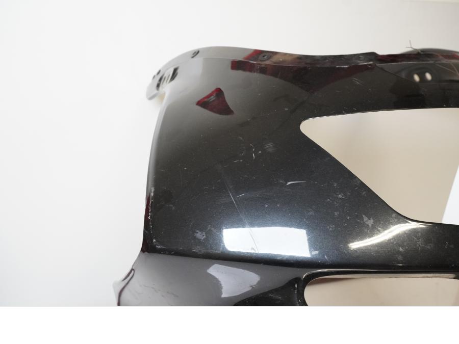 Snett nerifrån på Toppkåpa från en Kawasaki ZX-9R -1997 motorcykel.