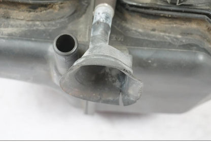 Snett uppifrån på Luftburk från en Honda CBR 1000 F -1999 motorcykel.