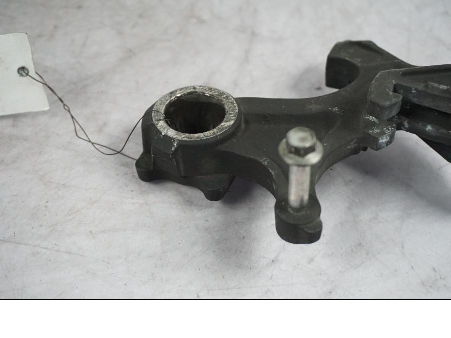 Höger sida på Bromsoksfäste från en Suzuki GSX-R 1000 -2008 motorcykel.