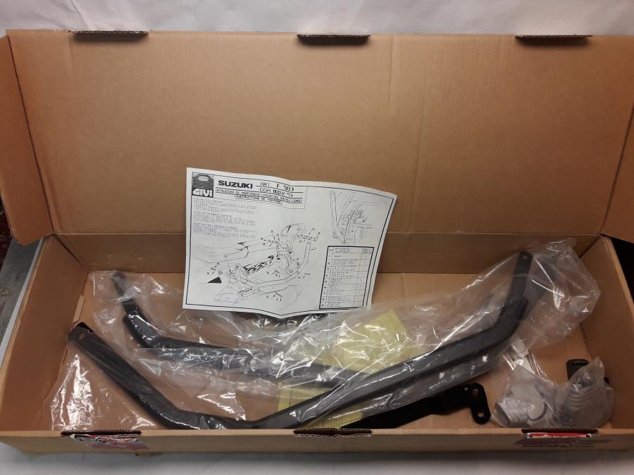 Framsidan på Topboxfäste från en Suzuki GSX-R 1100 -1993 motorcykel.