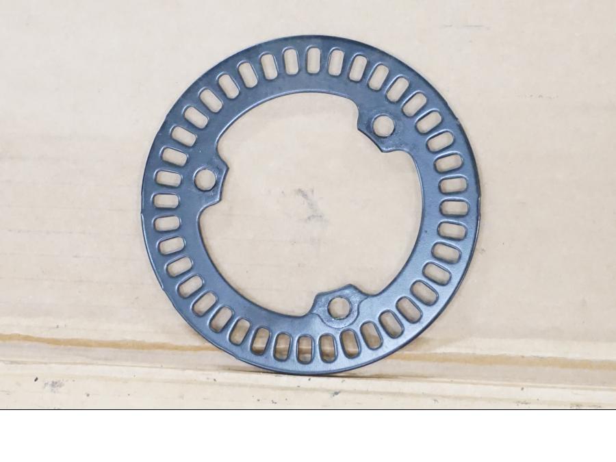 Framsidan på ABS krans från en Yamaha MT-09 Tracer -2019 motorcykel.