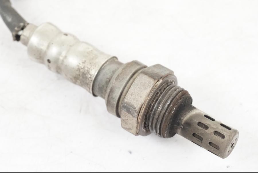 Baksidan på Lambdasond från en BMW R 1200 GSA -2012 motorcykel.