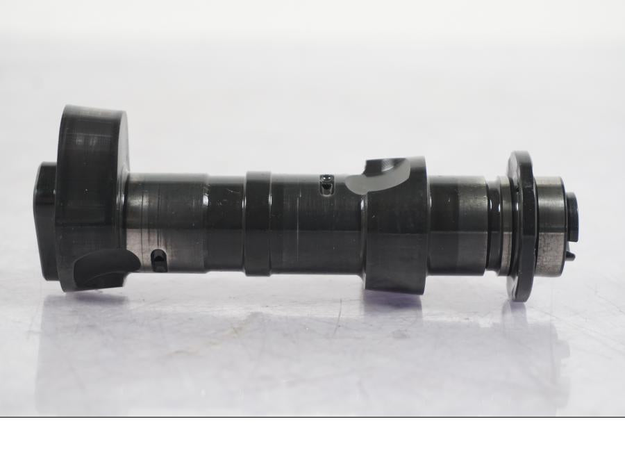 Höger sida på Kamaxel från en BMW R NineT -2017 motorcykel.