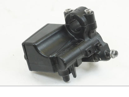 Höger sida på Bromshuvudcylinder från en Triumph Tiger 1200 -2018 motorcykel.