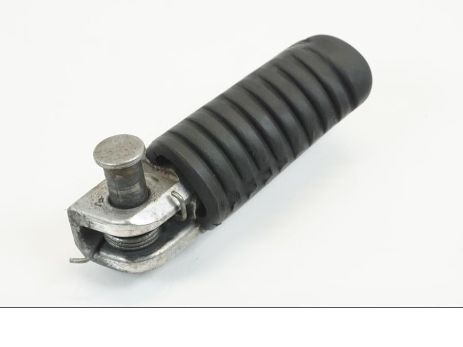 Baksidan på Fotpinne från en Kawasaki ZX-12R -2000 motorcykel.