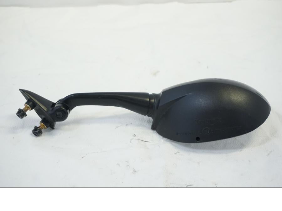 Baksidan på Backspegel från en Triumph Daytona 675 -2010 motorcykel.