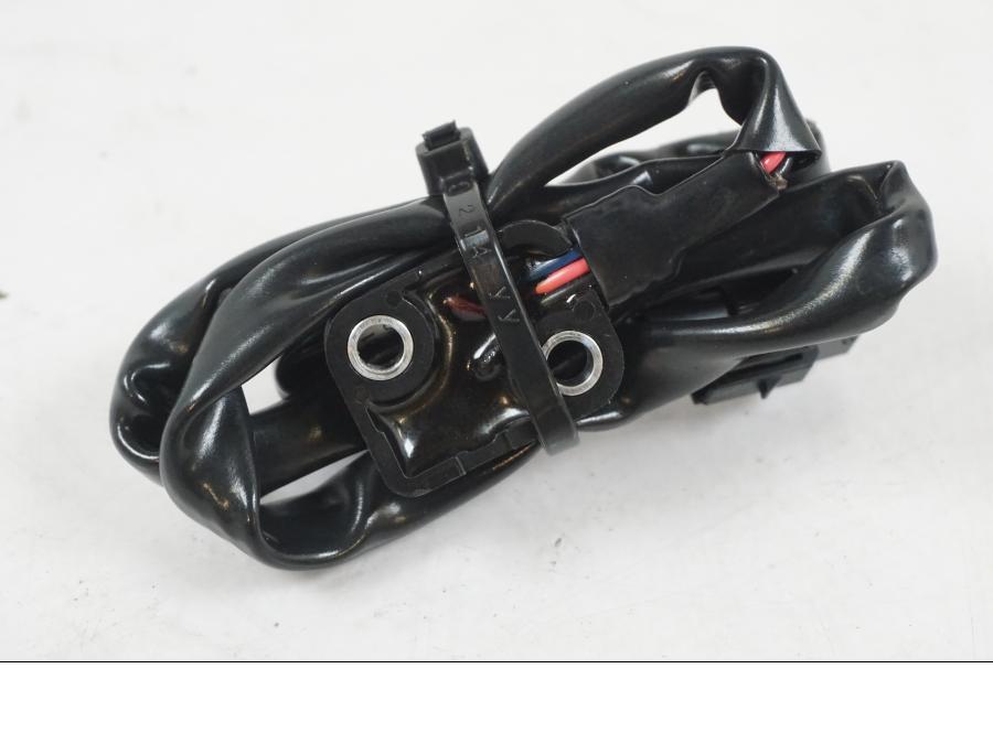 Framsidan på Sidostödsbrytare från en KTM 1290 Super Duke R EVO -2023 motorcykel.