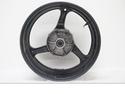 Baksidan på Fälg från en Honda CBR 1000 RR -2004 motorcykel.