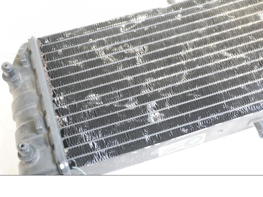 Baksidan på Vattenkyl från en BMW K 1200 LT -2007 motorcykel.