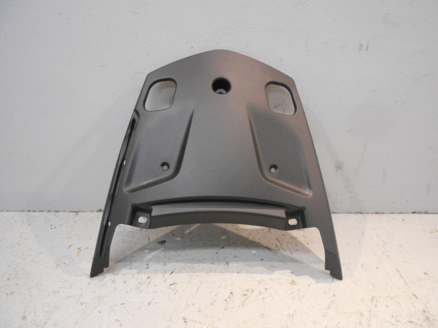 Framsidan på Bakvinge från en BMW K 1600 -2015 motorcykel.