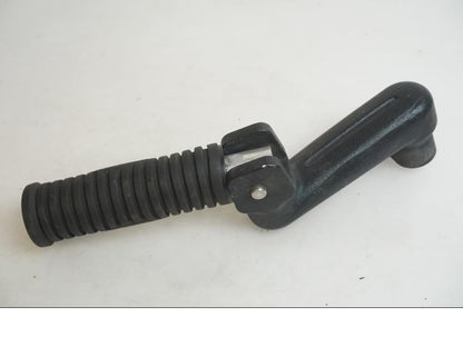 Höger sida på Fotpinne från en Indian Chieftain Dark Horse -2019 motorcykel.