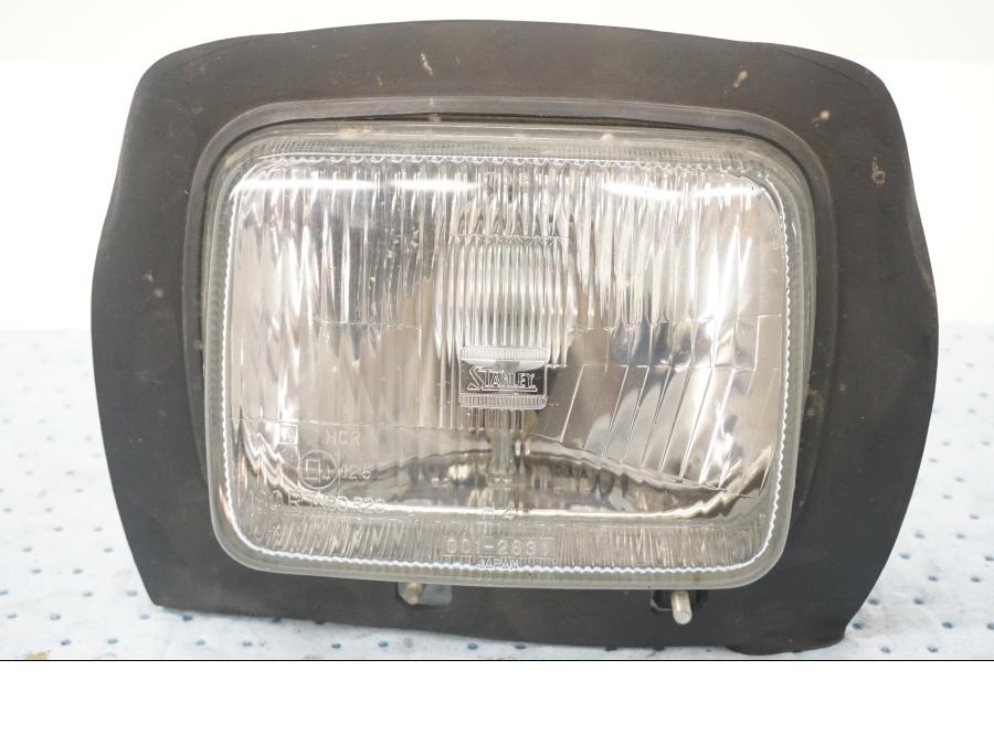 Framsidan på Strålkastare från en Suzuki GSX 550 -1985 motorcykel.