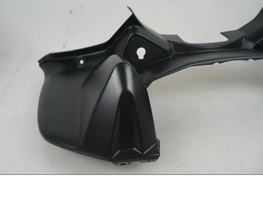 Vänster sida på Instrumentkåpa från en Yamaha FJR 1300 -2018 motorcykel.